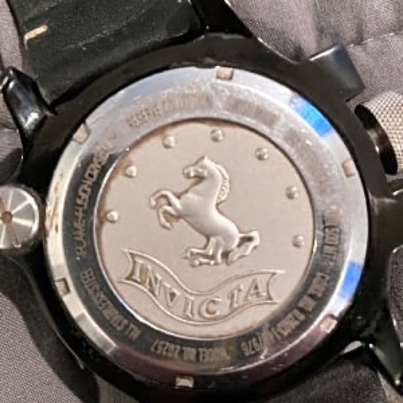 Vintage Invicta Crossbar Watch - Picture 2 of 5